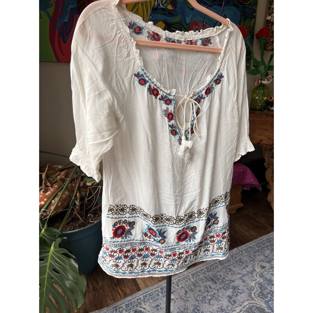 Forever 21 Embroidered Cream Tunic Size L